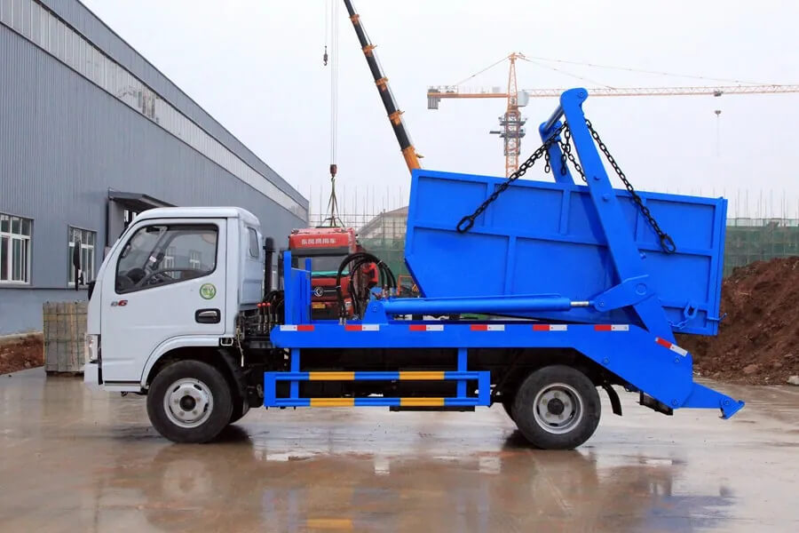 Dongfeng 5 Tons Skip Loader Collection Truck