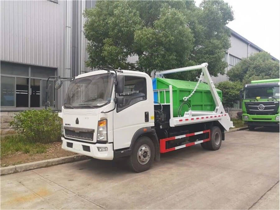 Sinotruk HOWO 5cbm Swing Arm Garbage Truck