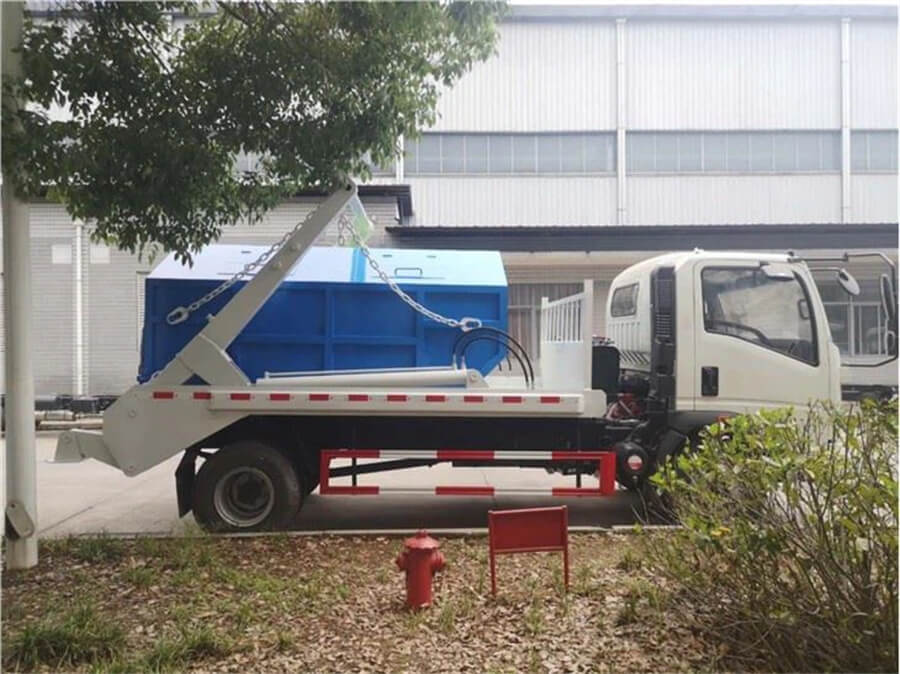 Sinotruk HOWO 5cbm Swing Arm Garbage Truck