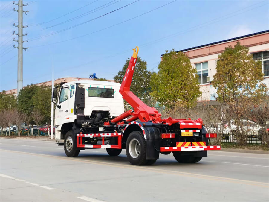 Sinotruk HOWO Hook Arm Roll off Garbage Truck