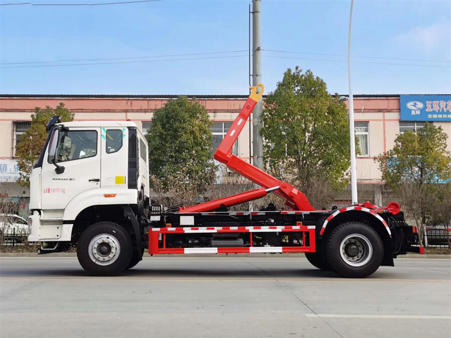 Sinotruk HOWO Hook Arm Roll off Garbage Truck