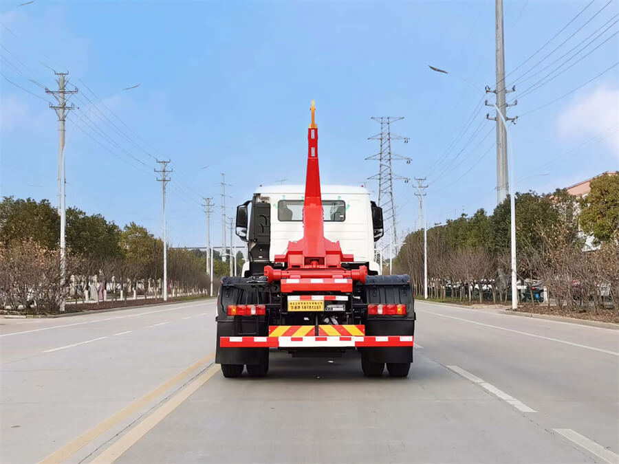 Sinotruk HOWO Hook Arm Roll off Garbage Truck