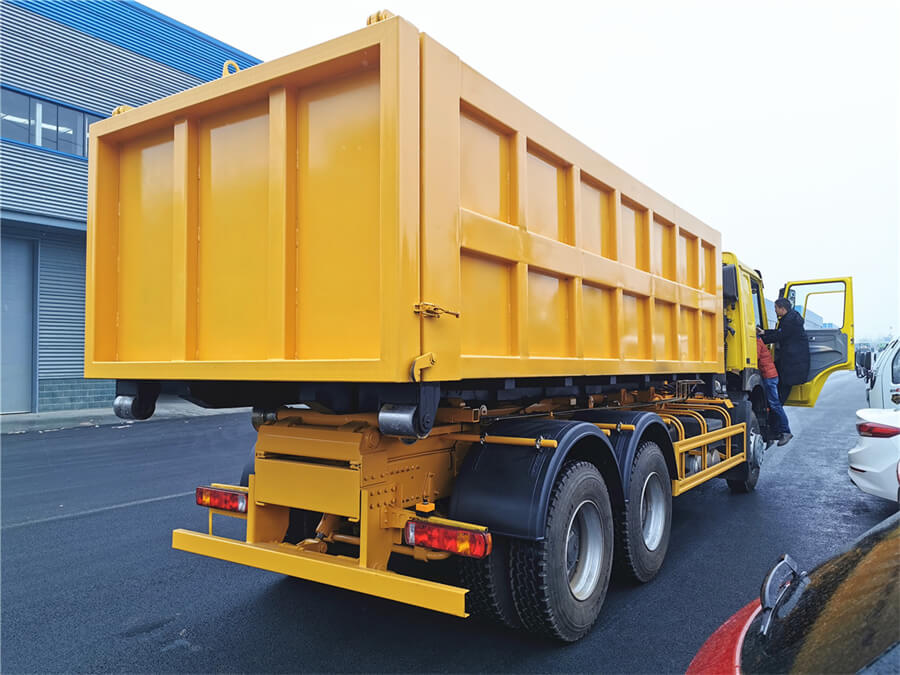 Sinotruk HOWO 6X4 25m3 Hook Lift Garbage Truck