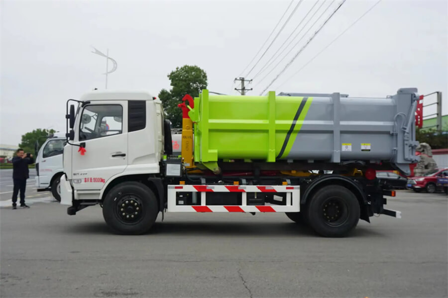 Dongfeng 4X2 15cbm Hook Lift Garbage Truck