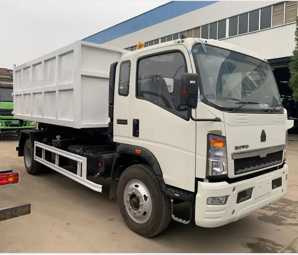 Sinotruk 8cbm Swing Arm Waste Truck Skip Loader