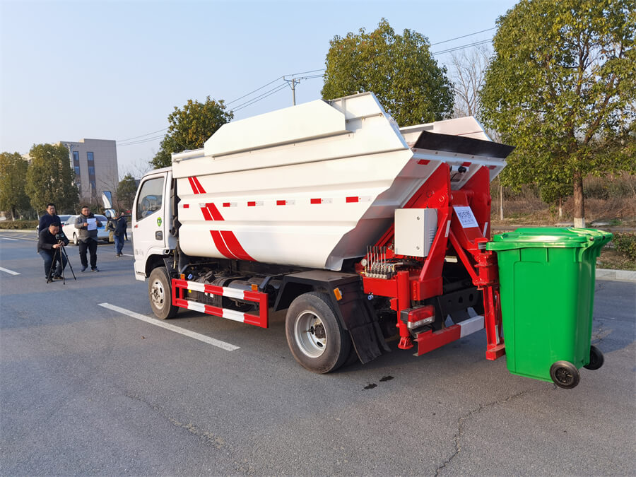 Rear Bin Lifter 5tons Refuse Collection Truck