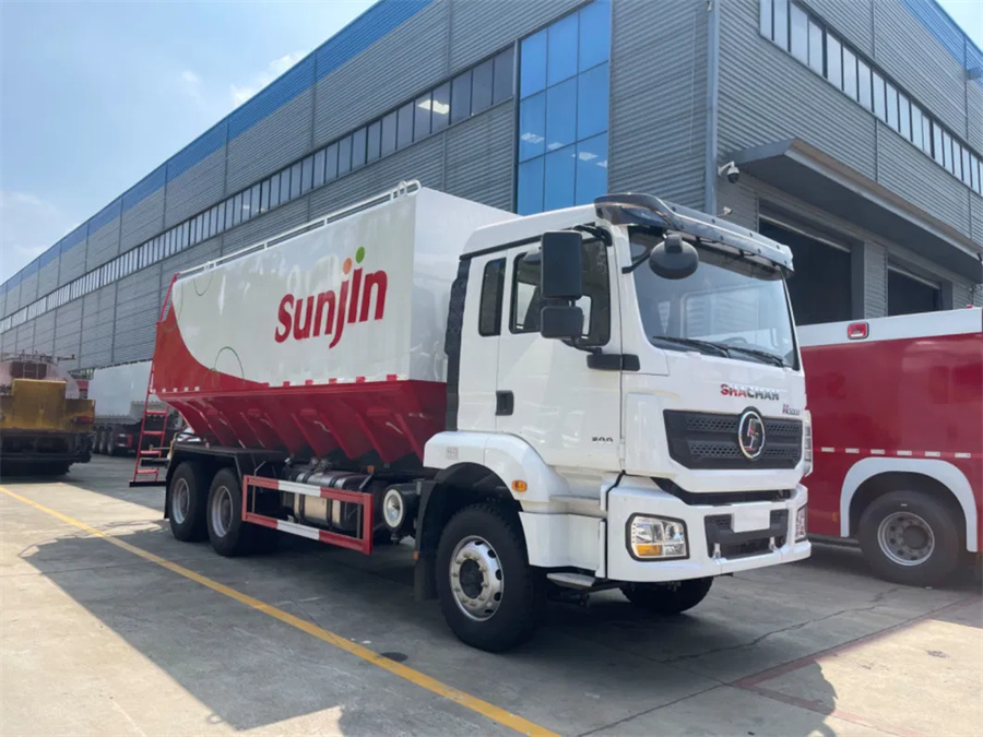 6X4 Bulk Feed Tank Trucks