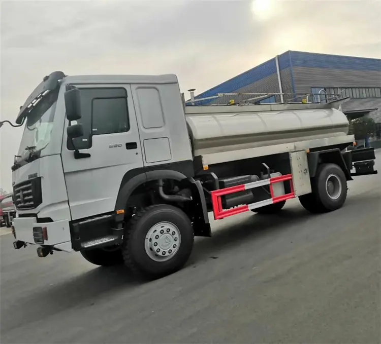 SINOTRUK HOWO 12000L Milk Tanker Vehicle