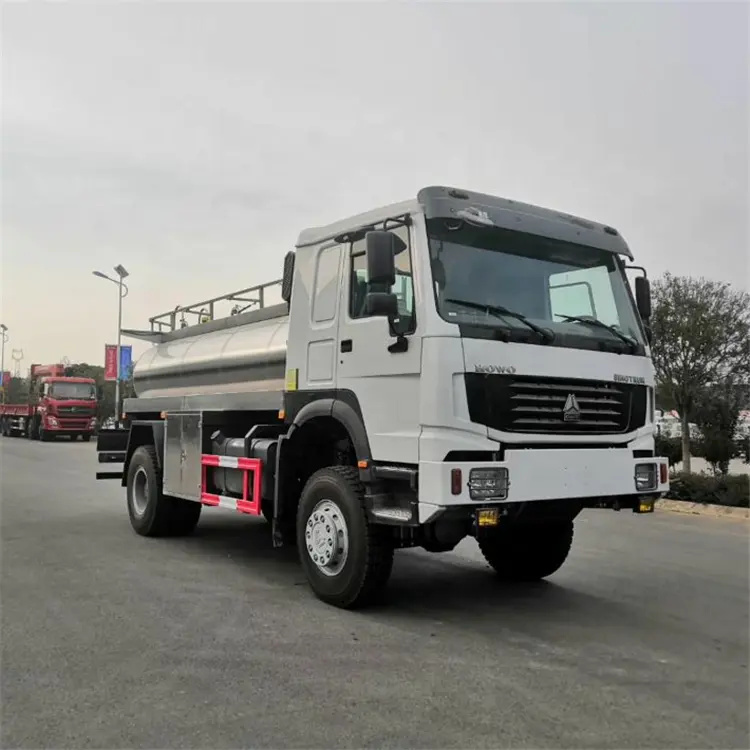 SINOTRUK HOWO 12000L Milk Tanker Vehicle