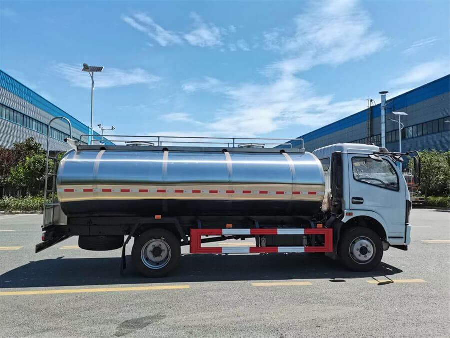 8000 liter capacity steel milk tank truck