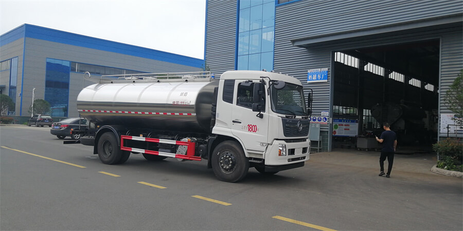 Dongfeng 4x2 12000L Milk Tank Truck
