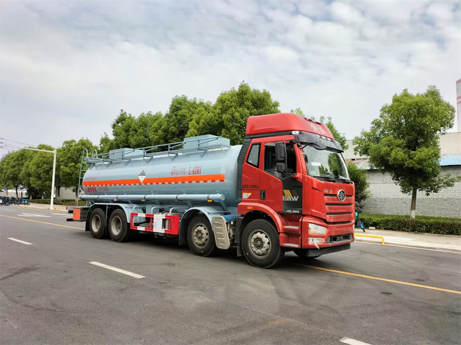FAW 8×4 Chemical Liquid Truck