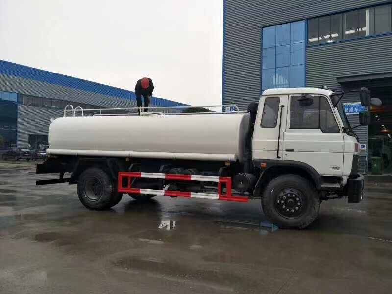 4x2 Dongfeng Drinking Water Delivery Truck