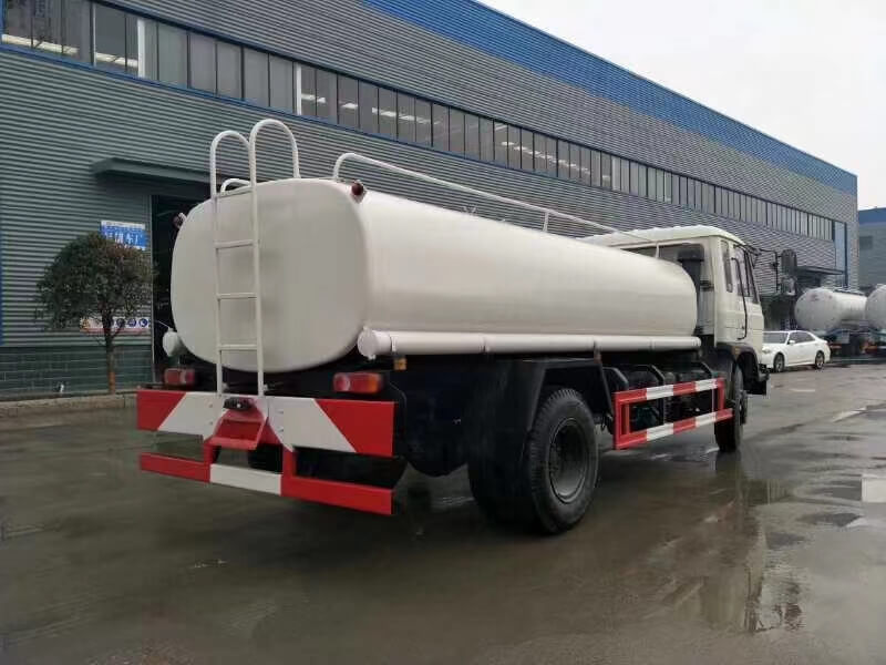 4x2 Dongfeng Drinking Water Delivery Truck