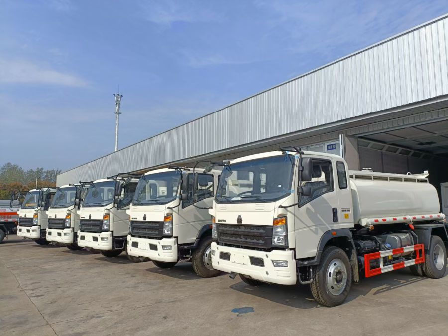 Oil Fuel Tanker Truck With Dispenser Refilling System