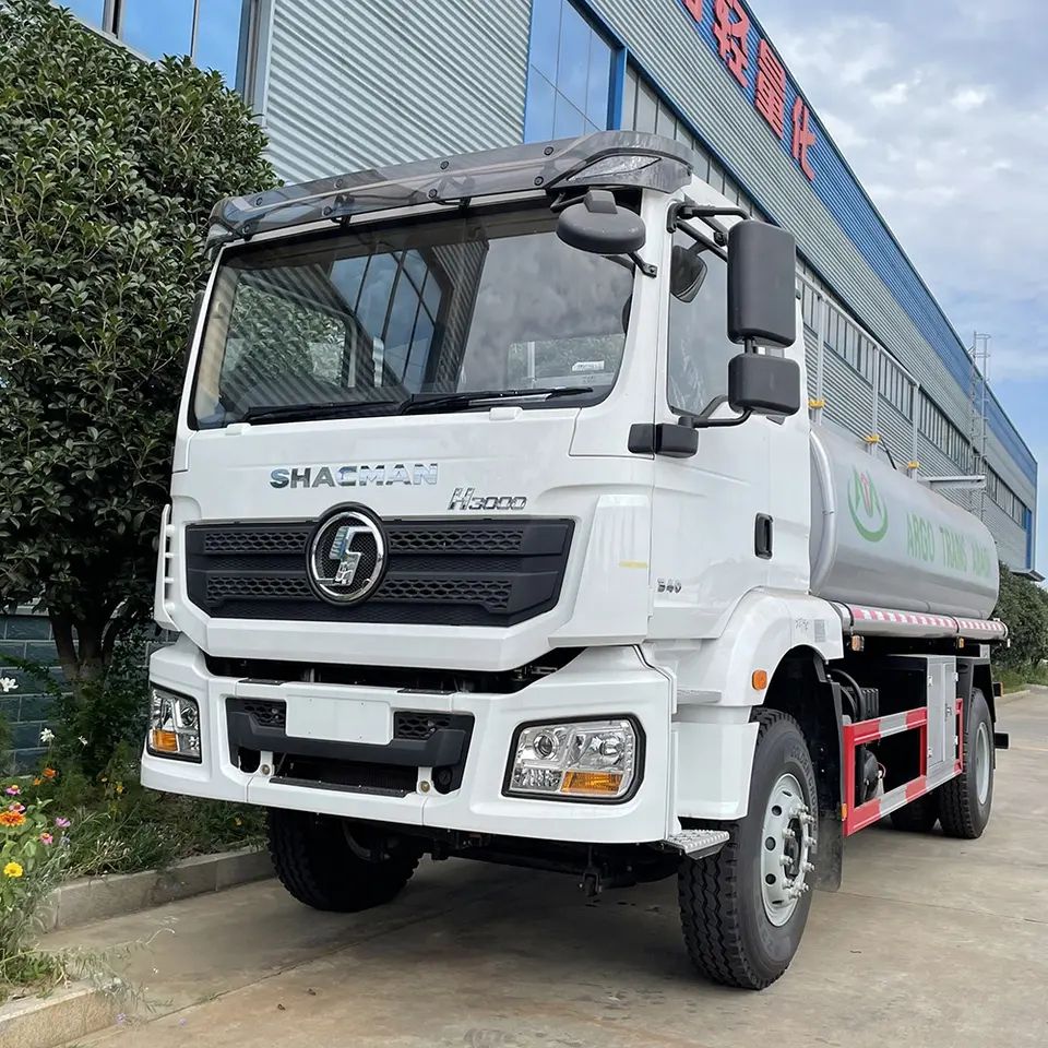 Shacman 4X2 12000liters Oil Tank Truck