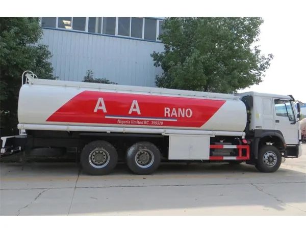 HOWO 18000 Liters Oil Tank Truck