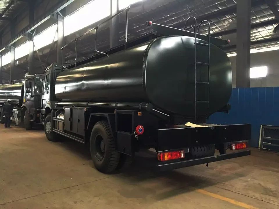 HOWO 12CBM Carbon Steel Fuel Dispenser Truck