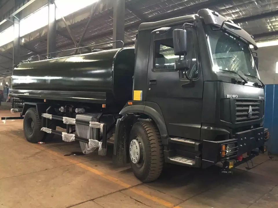 HOWO 12CBM Carbon Steel Fuel Dispenser Truck
