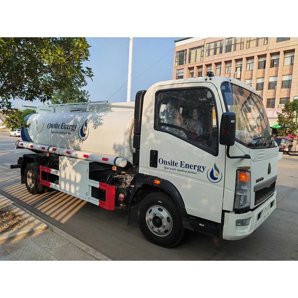 4 Tons Carbon Steel Fuel Dispenser Truck