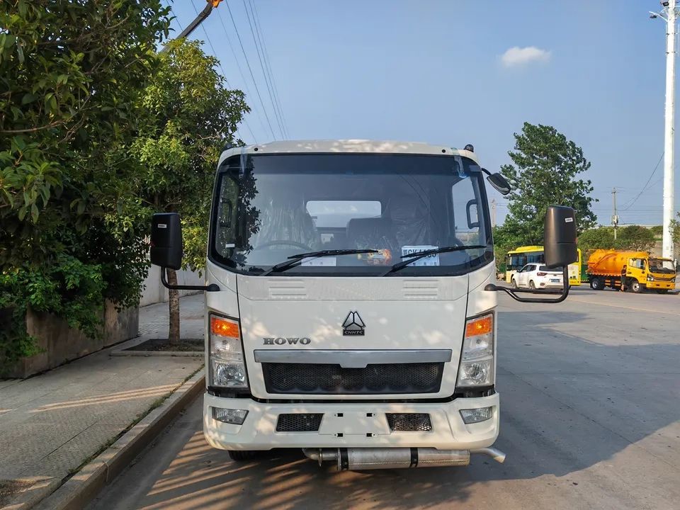 4 Tons Carbon Steel Fuel Dispenser Truck