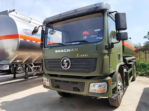 Shacman L3000 4X2 14000liters Oil Tank Truck