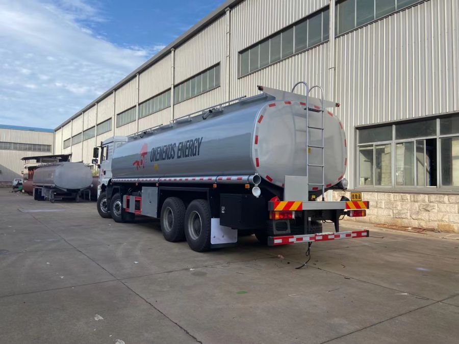 Shacman H3000 30CBM Fuel Tanker Truck