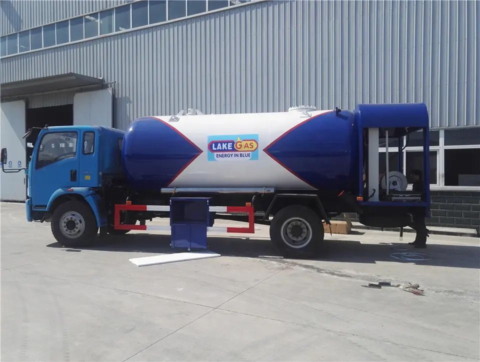 Howo 10 wheel 15000L Propane Tank Truck
