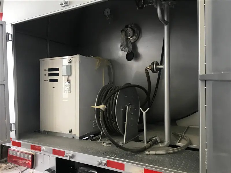8000L Propane Gas Cylinder Refilling Truck