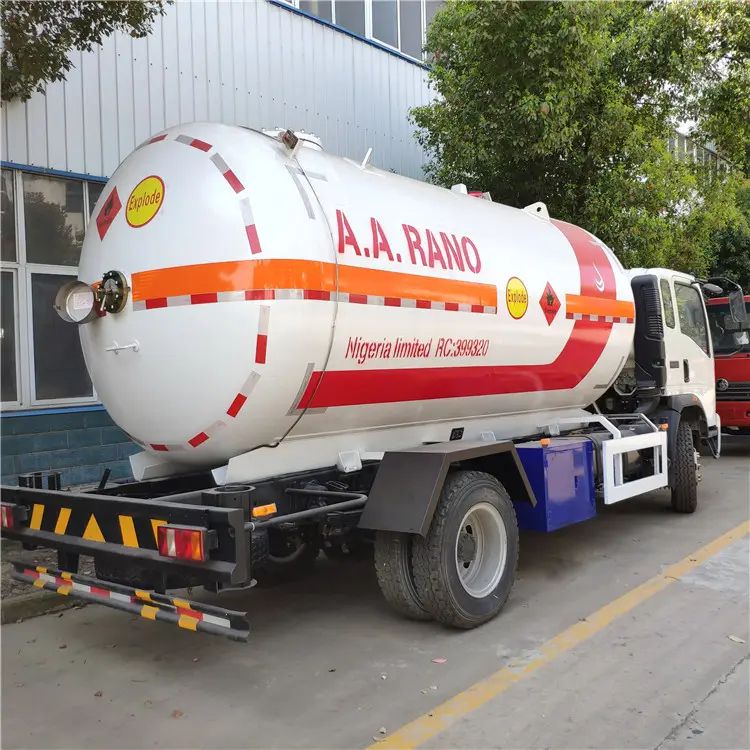 Howo 15000 Liters LPG Bobtail Truck