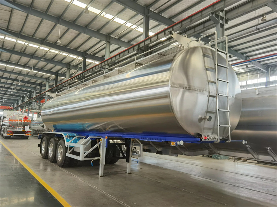 3 Axle Stainless Steel 36000L 36cbm Milk Transport Tank Trailer with CIP System