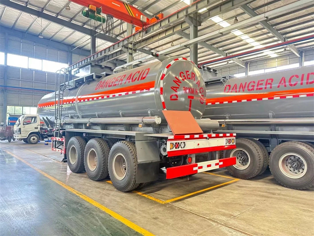 3-Axle Chemical Tank Semi Trailer with PE Inner Lining