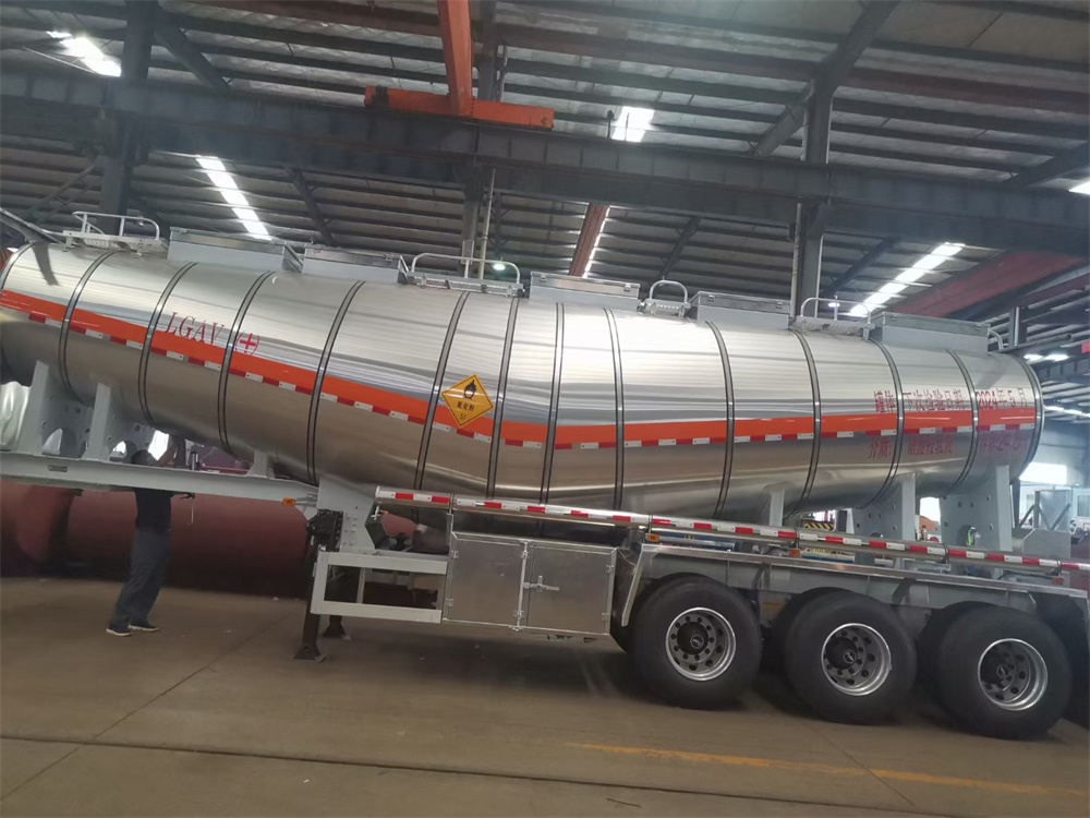 3 Axles 25cbm V Shape Insulated Ammonium Nitrates Emulsion Chemical Tank Trailer