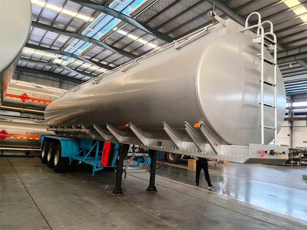 3 Axle 33cbm 33000liter Good Quality Carbon Steel Tank Trailer