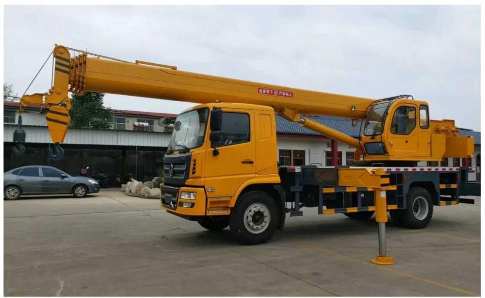 4X2 6Wheels Shacman Truck Mounted 16t Loading Crane Telescope Boom 5 Jibs 36M