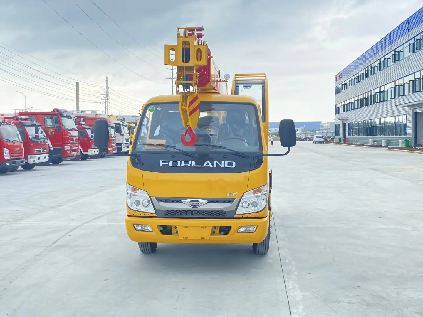 4X2 6Wheels FOTON Truck Mounted 10t Loading Crane Telescope Boom 4 Jibs 28M