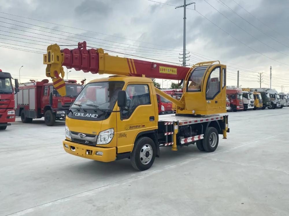 4X2 6Wheels FOTON Truck Mounted 10t Loading Crane Telescope Boom 4 Jibs 28M
