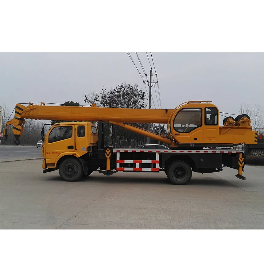 4X2 6Wheels Dongfeng Truck Mounted 12t Loading Crane Telescope Boom 4 Jibs 32M