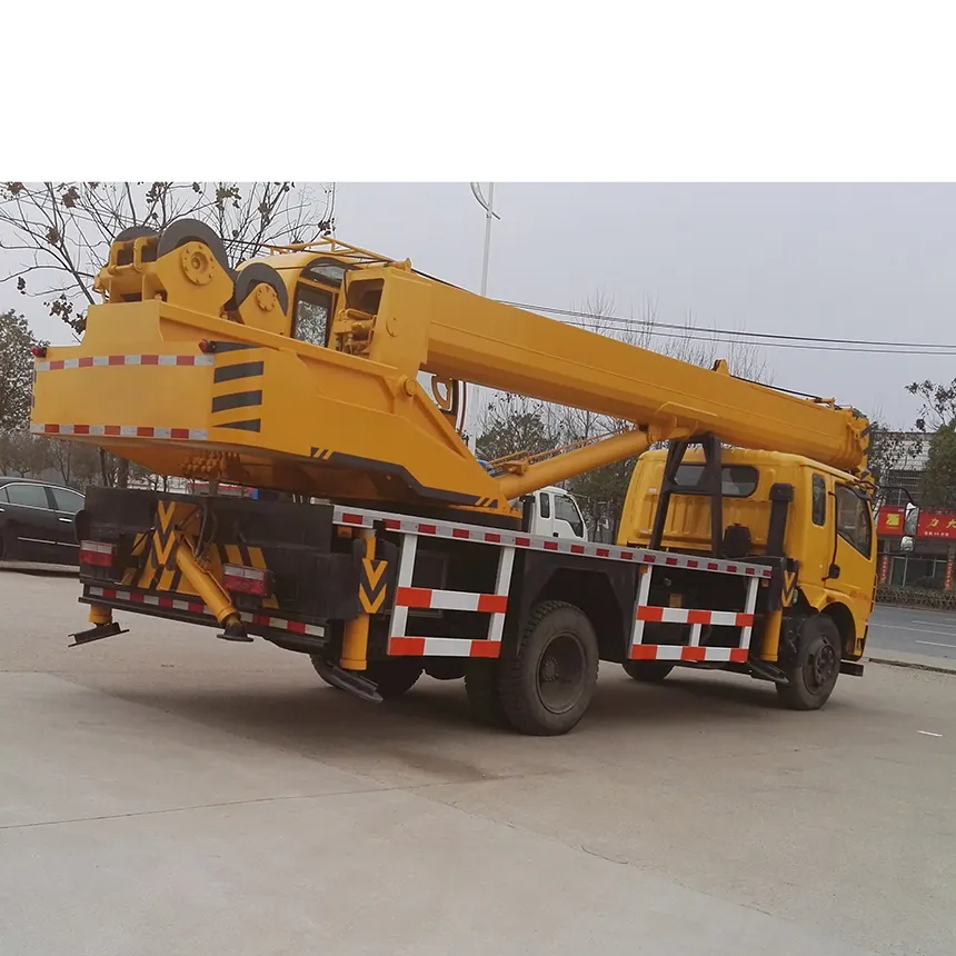 4X2 6Wheels Dongfeng Truck Mounted 12t Loading Crane Telescope Boom 4 Jibs 32M