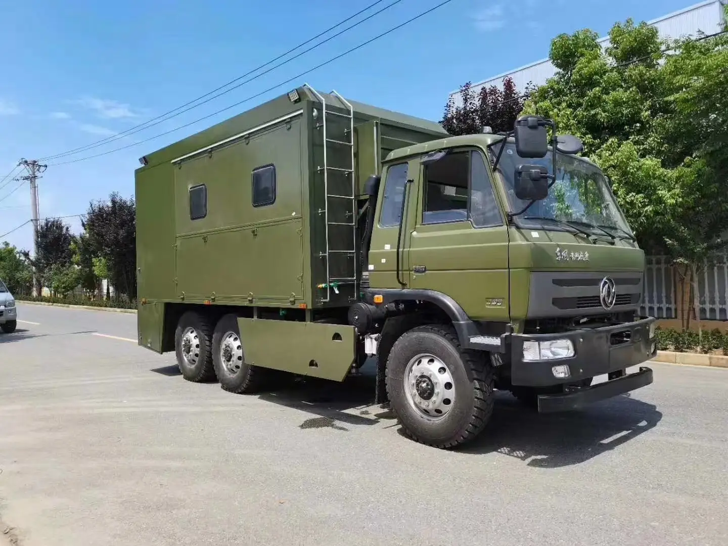 Dongfeng 6X6 off Road Mobile Fast Food Truck for Mlitary