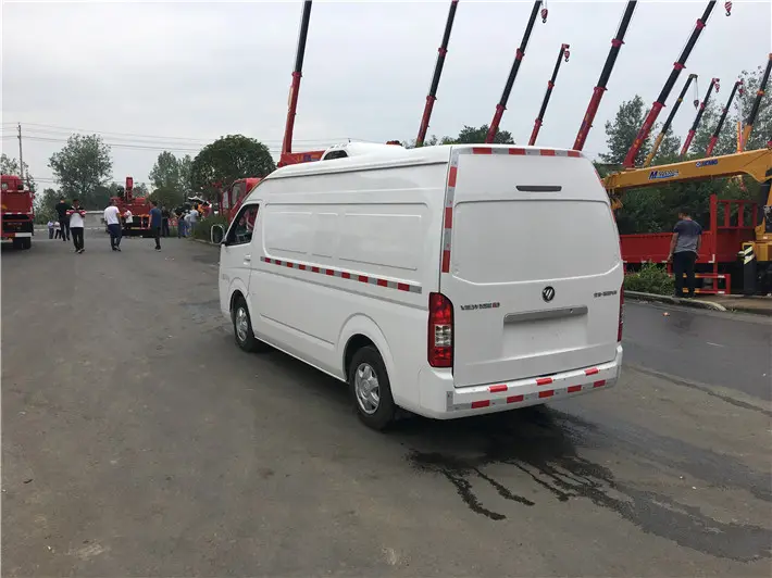 Foton Mini Small Mobile Refrigerator Cooled Food Refrigerated Van Freezer Truck