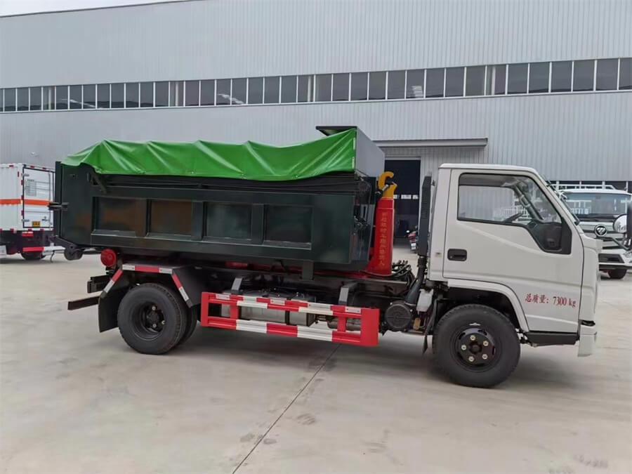 4X2 8cbm Refuse Collection Waste Container Lifter Truck