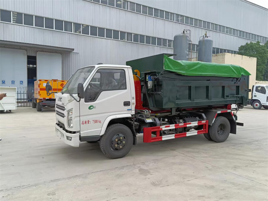 4X2 8cbm Refuse Collection Waste Container Lifter Truck