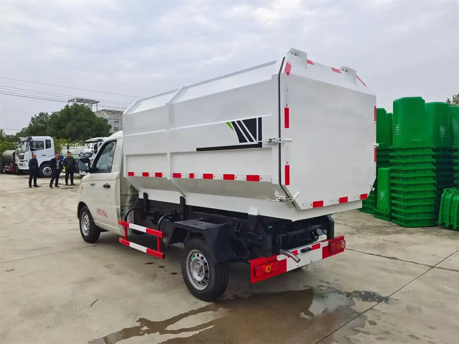 Foton Mini Side Loading Hanging Barrel Garbage Truck