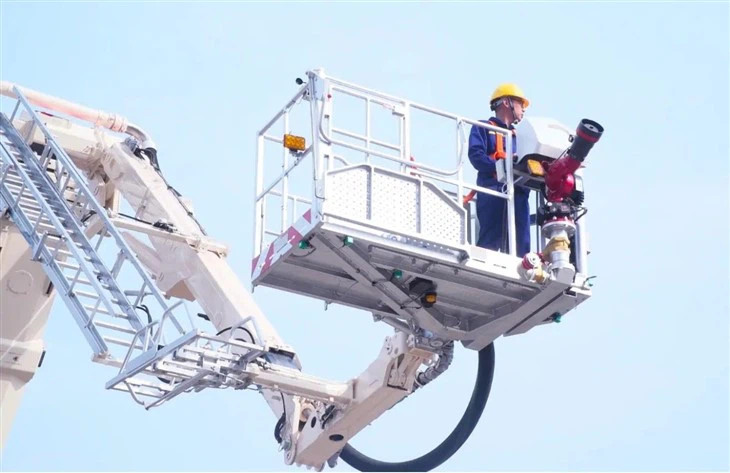54m Fire Aerial Platform For Industrial Firefighting